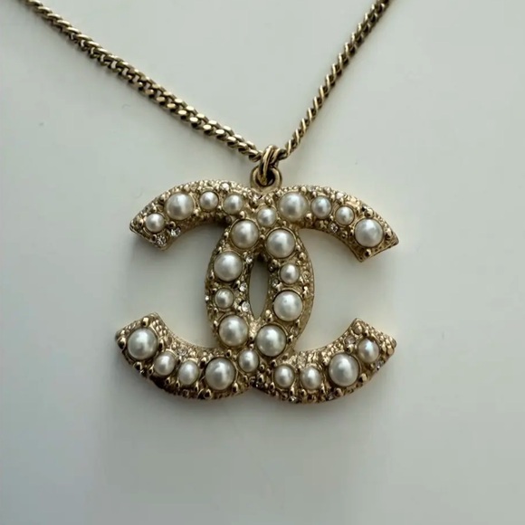 Chanel Pearl Logo Necklace - Picture 1 of 10